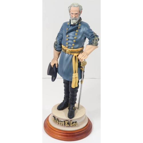 US618.)BOXED ROBERT E LEE LIMITED EDITION SCULPTURE