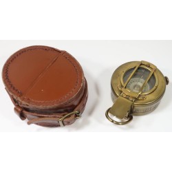 OC612.)WWII BRITISH ARMY MARCH COMPASS