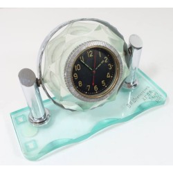 OC616.)WWII SOVIET RUSSIAN TANK CLOCK