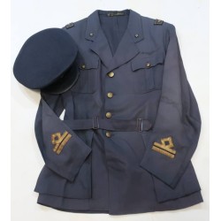 OC606.)WWII ITALIAN AVIATOR'S TUNIC AND FASCIST LEADER'S VISOR CAP