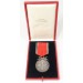 G774.)CASED EAGLE ORDER SERVICE MEDAL IN SILVER WITH SWORDS