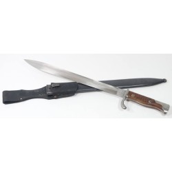 G809.)PRISTINE WWI PRUSSIAN S98/05 BAYONET AND FROG
