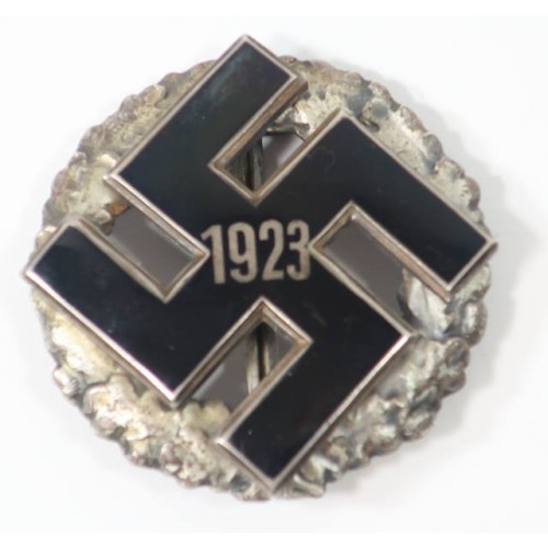 G789.)NSDAP 1923 GAU BADGE