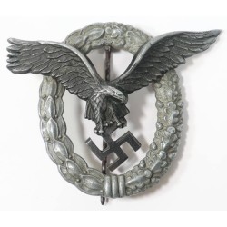 G777.)LUFTWAFFE PILOT'S BADGE