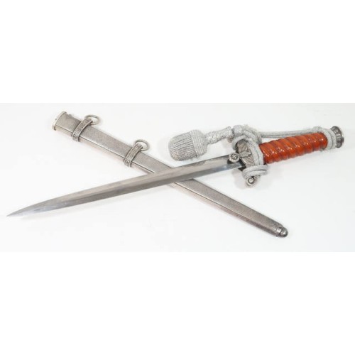 G833.)GERMAN ARMY OFFICER'S DAGGER, ENGRAVED CROSS-GUARD G833.)GERMAN ARMY OFFICER'S DAGGER, ENGRAVED CROSS-GUARD