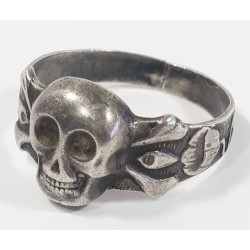 RD878.)W-SS SILVER TOTENKOPF RING