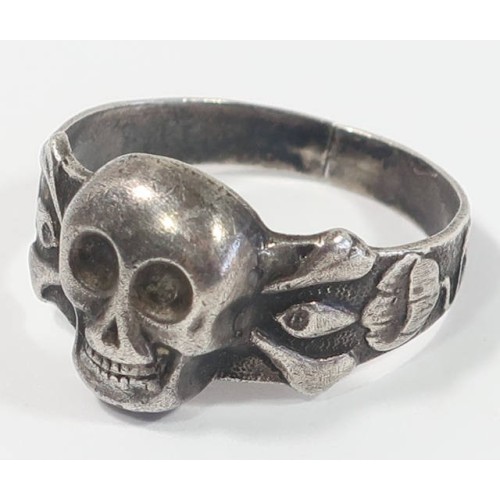 RD878.)W-SS SILVER TOTENKOPF RING