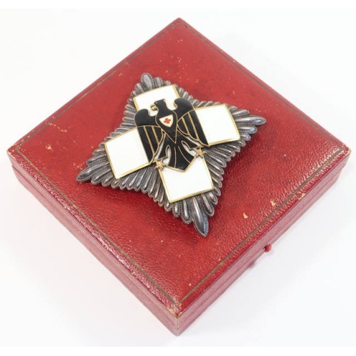G924.)CASED GERMAN RED CROSS GRAND CROSS BREAST STAR