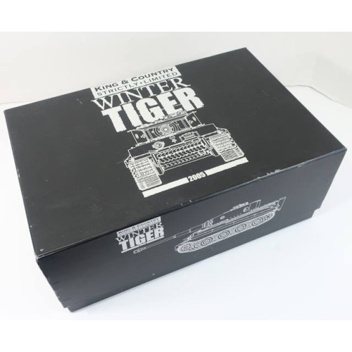 RD928.)KING AND COUNTRY TIGER TANK MODEL WITH CREWMEN RD928.)KING AND COUNTRY TIGER TANK MODEL WITH CREWMEN