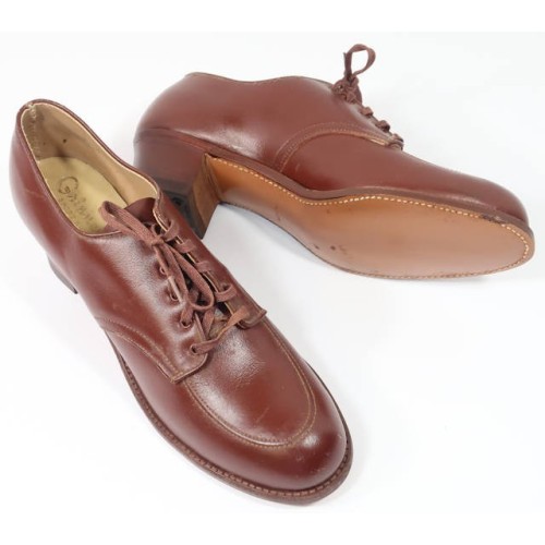 US862.)WORLD WAR TWO US ARMY WAC'S SERVICE SHOES US862.)WORLD WAR TWO US ARMY WAC'S SERVICE SHOES