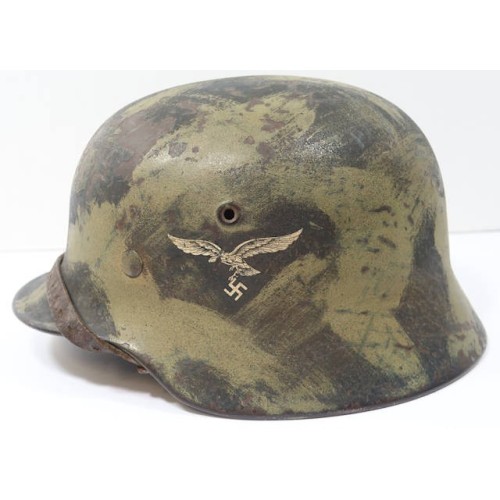 G1063.)LUFTWAFFE CAMOUFLAGED M40 SINGLE DECAL STEEL HELMET G1063.)LUFTWAFFE CAMOUFLAGED M40 SINGLE DECAL STEEL HELMET