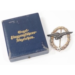 RD1092.)CASED LW GLIDER PILOT'S BADGE