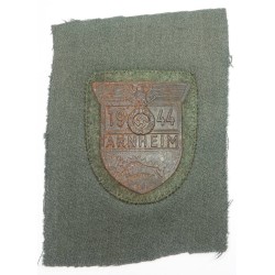 RD1090.)GERMAN ARMY ARNHEM CAMPAIGN SHIELD