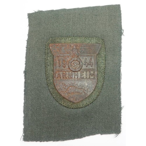 RD1090.)GERMAN ARMY ARNHEM CAMPAIGN SHIELD RD1090.)GERMAN ARMY ARNHEM CAMPAIGN SHIELD