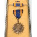 US1111.)CASED WWII USAAF AIR MEDAL WITH GUNNER'S WING US1111.)CASED WWII USAAF AIR MEDAL WITH GUNNER'S WING