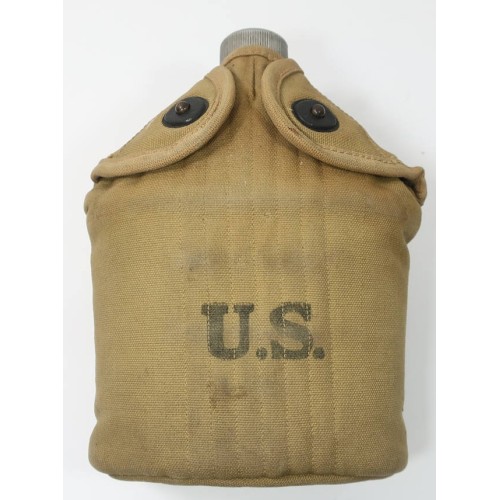 US1112.)WORLD WAR ONE US ARMY M1910 CANTEEN AND COVER US1112.)WORLD WAR ONE US ARMY M1910 CANTEEN AND COVER