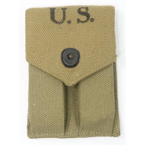 US1104.)WORLD WAR TWO US .45 M1911 MAGAZINE POUCH