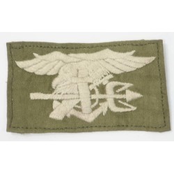 US1106.)VIETNAM WAR US NAVY SEALS CLOTH EMBROIDERED BADGE