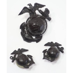 US1005.)WWII USMC EGA SET, WARTIME PLASTIC COMPOSITION