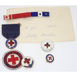 US1006.)WWII AMERICAN RED CROSS NURSE'S GROUPING, NAME-IDENTIFIED