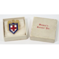 US1030.)BOXED AMERICAN RED CROSS WOMEN'S SERVICE ENAMEL BADGE
