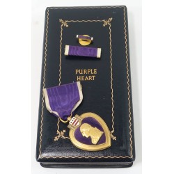 US1033.)CASED WORLD WAR ONE PURPLE HEART MEDAL, NAME-ENGRAVED